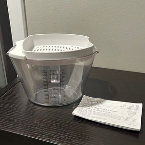 The Pampered Chef Gravy Separator